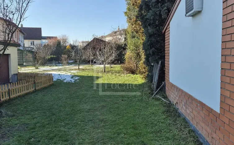 Pronájem garážového stání, Praha - Žižkov, Pod vrcholem, 30 m2