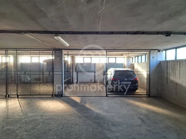 Pronájem garáže, Brno - Královo Pole, Herčíkova, 13 m2