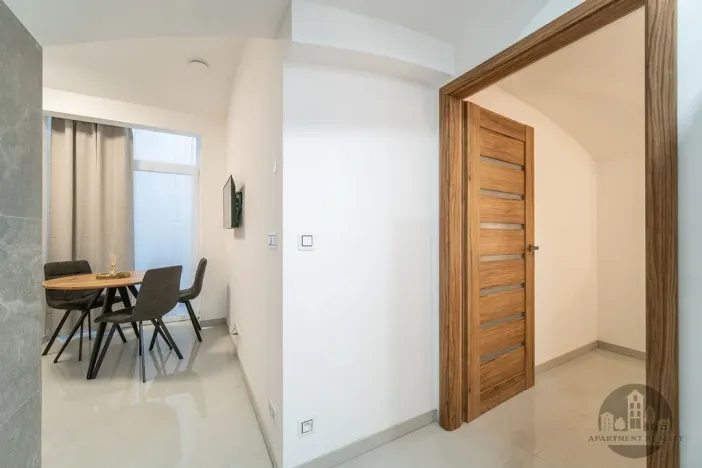 Pronájem bytu 2+kk, Praha - Karlín, Sokolovská, 40 m2