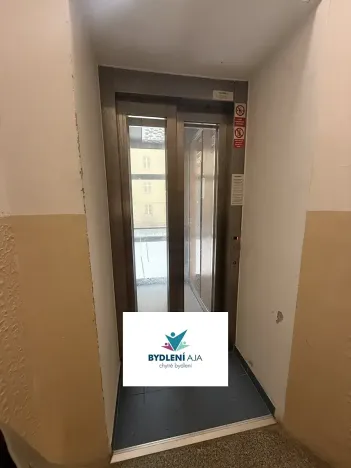 Prodej bytu 4+1, Teplice, Pod školou, 77 m2