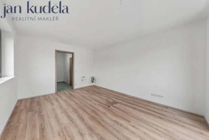 Pronájem bytu 1+kk, Brno, Líšeňská, 29 m2