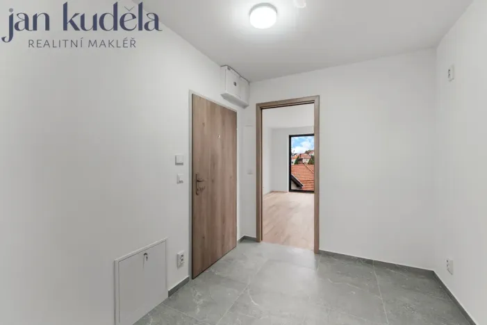 Pronájem bytu 1+kk, Brno, Líšeňská, 29 m2