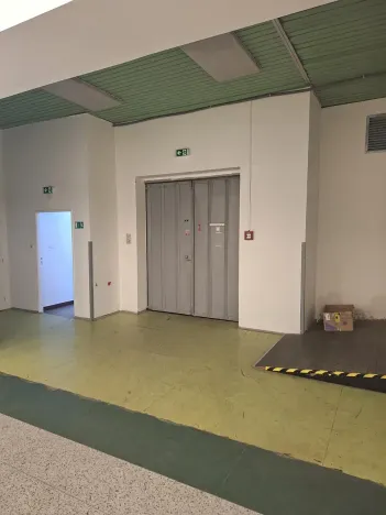 Pronájem skladu, Brno, Jana Babáka, 107 m2