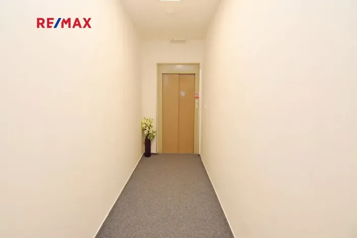 Pronájem kanceláře, Nymburk, Náměstí Přemyslovců, 10 m2