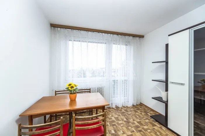 Pronájem bytu 2+kk, Praha - Kobylisy, Kaňkovského, 43 m2