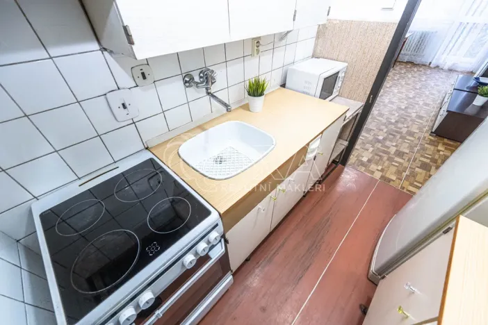 Pronájem bytu 2+kk, Praha - Kobylisy, Kaňkovského, 43 m2