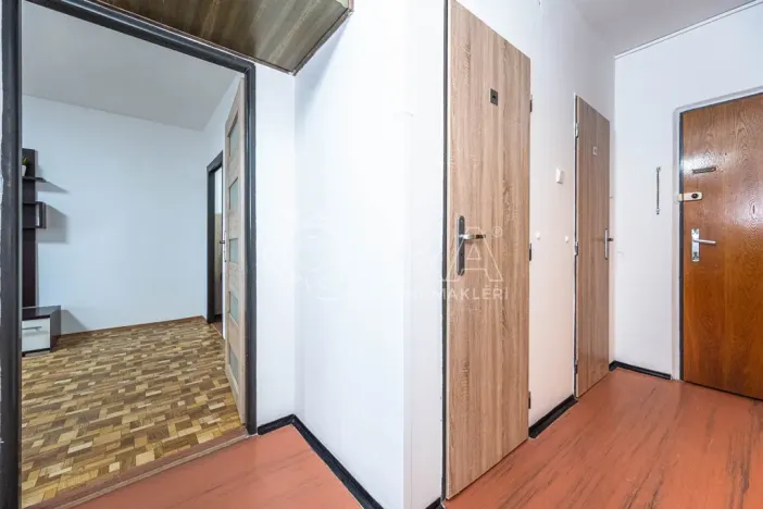 Pronájem bytu 2+kk, Praha - Kobylisy, Kaňkovského, 43 m2