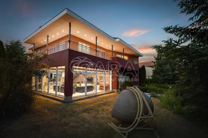 Prodej rodinného domu, Praha - Kolovraty, V louce, 495 m2