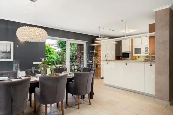 Prodej rodinného domu, Praha - Kolovraty, V louce, 495 m2