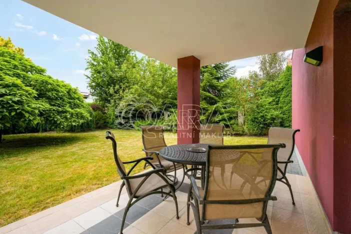 Prodej rodinného domu, Praha - Kolovraty, V louce, 495 m2