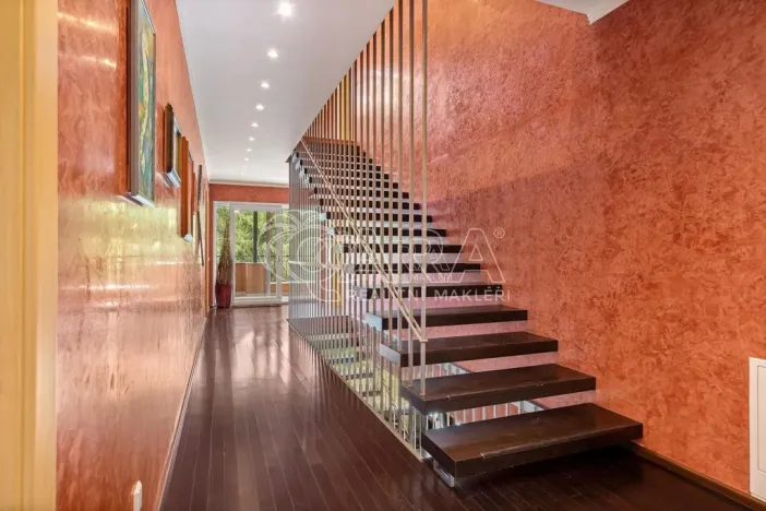 Prodej rodinného domu, Praha - Kolovraty, V louce, 495 m2