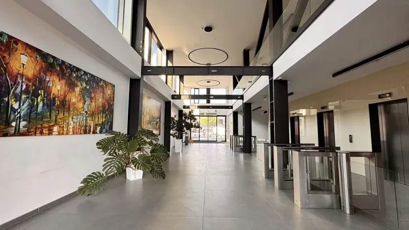 Pronájem kanceláře, Brno, Šumavská, 483 m2