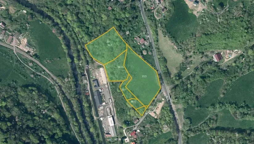 Prodej pole, Děčín, 39682 m2