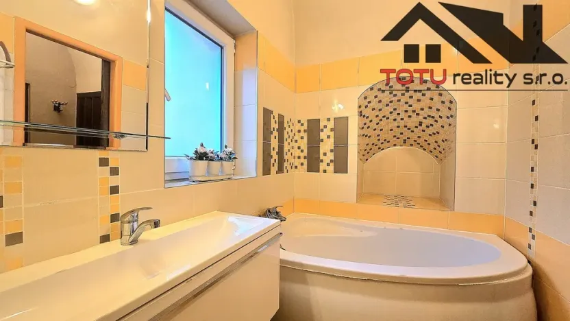 Prodej bytu 2+kk, Jaroměř, 65 m2