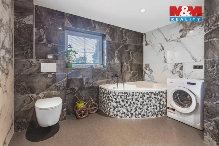 Prodej rodinného domu, Loza, 189 m2