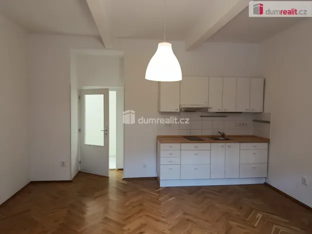 Pronájem bytu 1+kk, Praha - Strašnice, Za poštou, 32 m2
