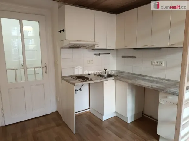 Pronájem bytu 1+kk, Praha - Vršovice, Na spojce, 22 m2