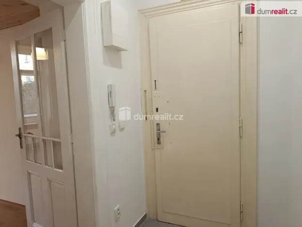 Pronájem bytu 1+kk, Praha - Vršovice, Na spojce, 22 m2
