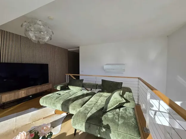 Pronájem atypického bytu, Praha - Smíchov, Kobrova, 182 m2