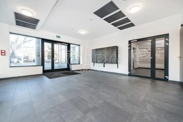 Prodej bytu 2+kk, Liberec - Liberec III-Jeřáb, U Nisy, 63 m2