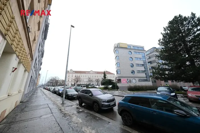 Pronájem bytu 2+kk, Praha - Libeň, Chlumčanského, 34 m2