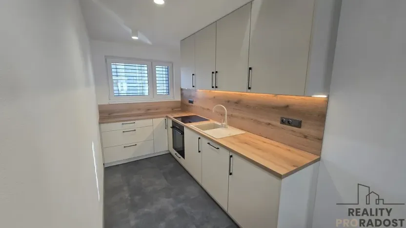 Pronájem bytu 3+kk, Znojmo, Třešňová, 85 m2