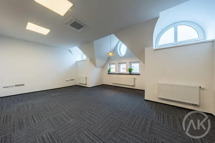 Pronájem kanceláře, Ostrava - Mariánské Hory, Nivnická, 72 m2