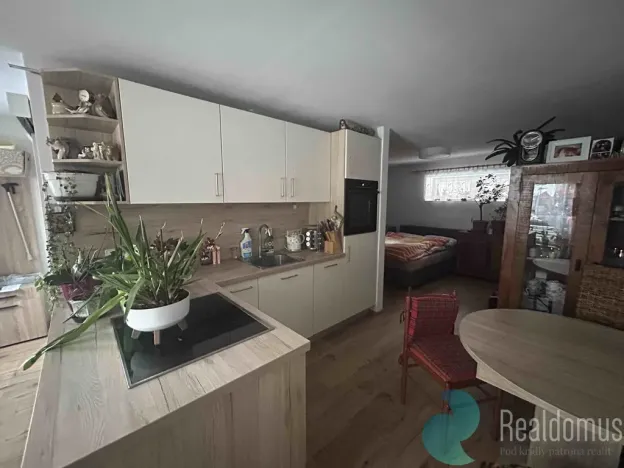 Prodej bytu 2+1, Chvalovice, 78 m2