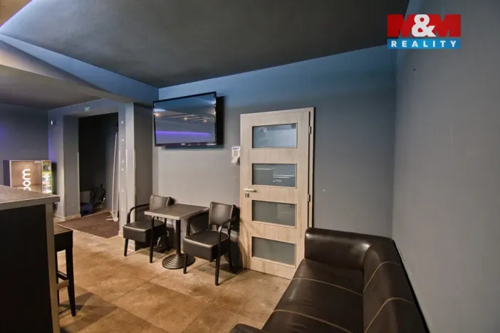 Pronájem obchodního prostoru, Rožnov pod Radhoštěm, Meziříčská, 180 m2