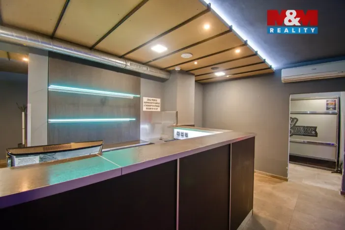 Pronájem obchodního prostoru, Rožnov pod Radhoštěm, Meziříčská, 180 m2