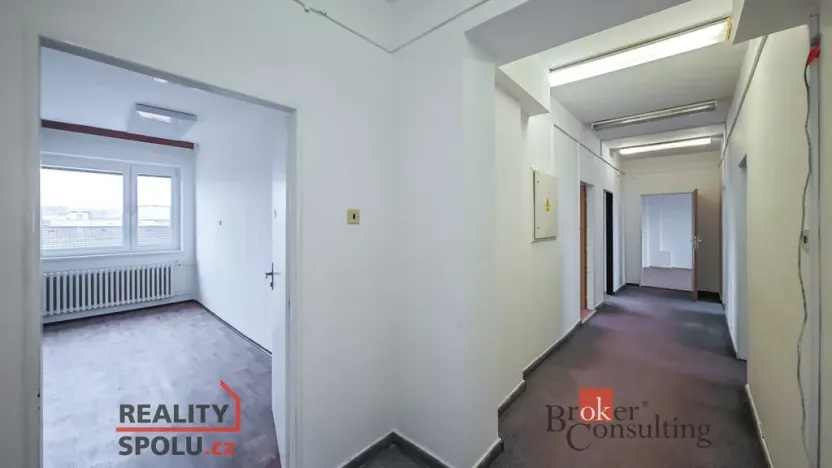 Pronájem kanceláře, Pardubice - Zelené Předměstí, V Ráji, 740 m2