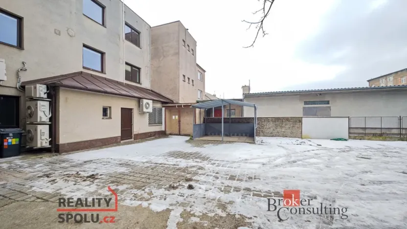 Pronájem kanceláře, Pardubice - Zelené Předměstí, V Ráji, 740 m2