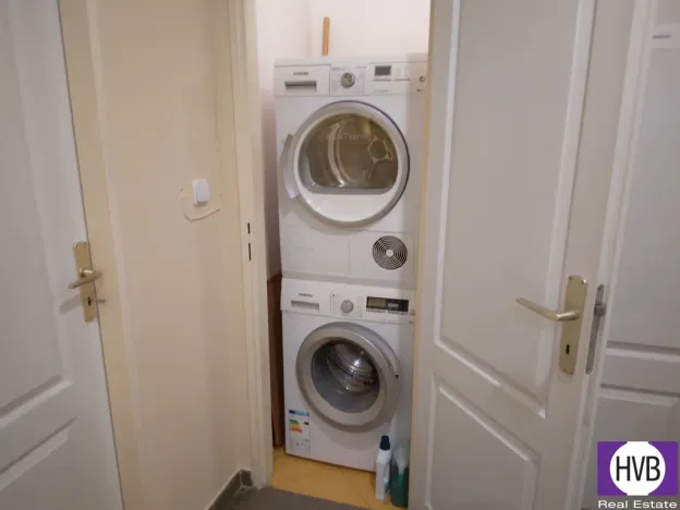 Prodej komerční nemovitosti, Praha, Andrštova, 25 m2