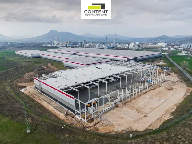 Pronájem skladu, Lovosice, 6563 m2