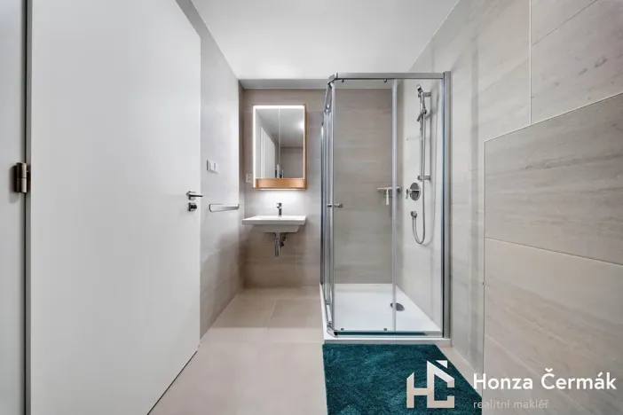 Pronájem bytu 1+kk, Brno, třída Generála Píky, 35 m2