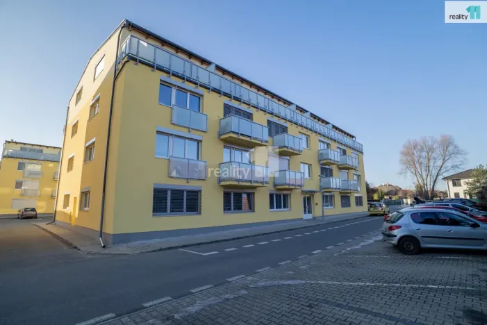 Prodej bytu 2+kk, Jesenice, Sluneční, 63 m2