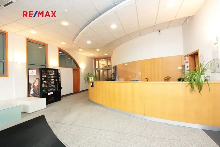 Pronájem obchodního prostoru, Kolín, Sladkovského, 540 m2