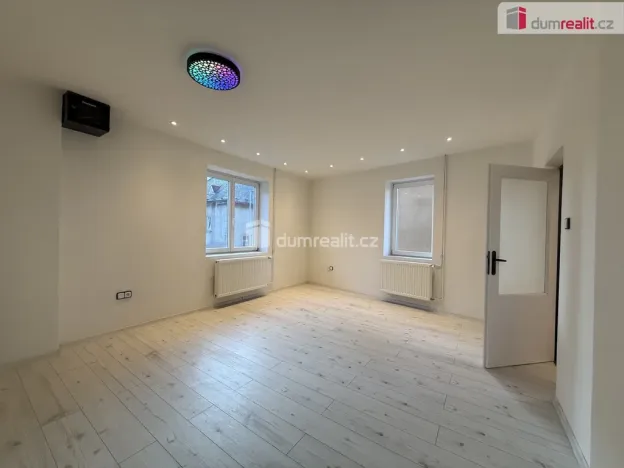 Pronájem bytu 1+1, Děčín - Děčín III-Staré Město, Úzká, 38 m2