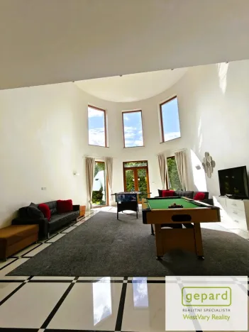 Prodej rodinného domu, Nová Role - Mezirolí, 350 m2