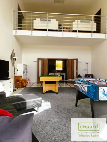 Prodej rodinného domu, Nová Role - Mezirolí, 310 m2