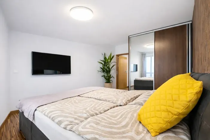 Pronájem bytu 2+kk, Praha - Záběhlice, Na Slatince, 71 m2