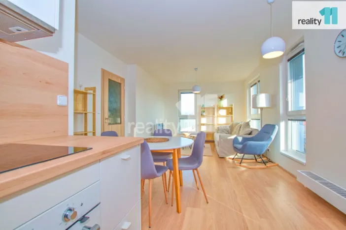 Pronájem bytu 2+kk, Liberec - Liberec III-Jeřáb, Kladenská, 57 m2