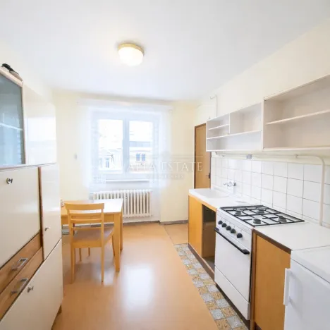 Prodej bytu 2+1, Karlovy Vary - Drahovice, Vítězná, 58 m2