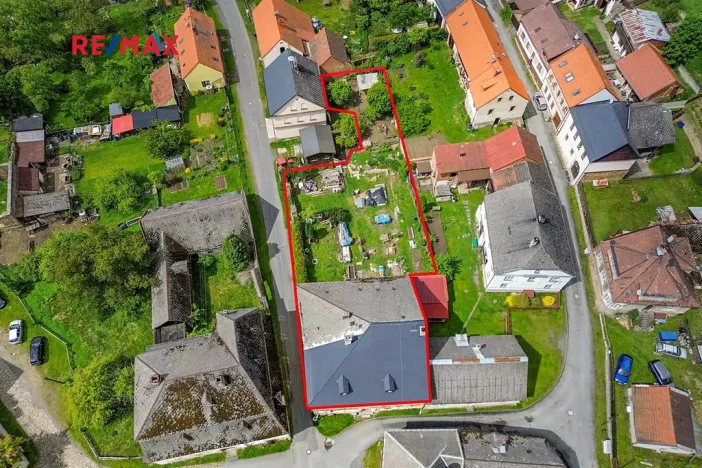 Prodej rodinného domu, Úterý, 677 m2