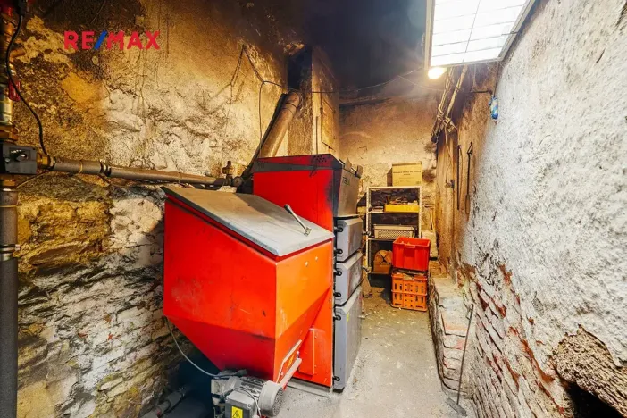 Prodej rodinného domu, Úterý, 677 m2