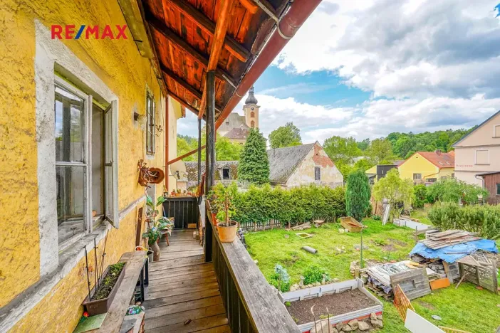 Prodej rodinného domu, Úterý, 677 m2