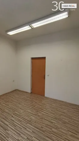 Pronájem kanceláře, Vsetín, Dolní náměstí, 14 m2