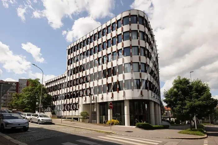Pronájem kanceláře, Praha - Nusle, Lomnického, 390 m2