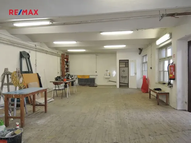 Pronájem výrobních prostor, Hostivice, Školská, 400 m2
