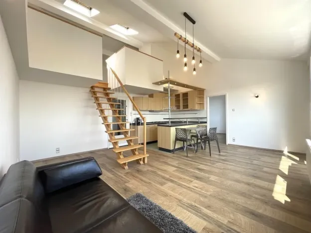 Pronájem bytu 3+kk, Praha - Smíchov, Nad Palatou, 75 m2